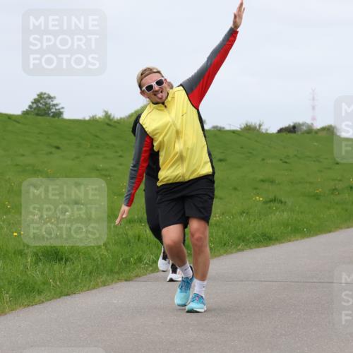 04.05.2025 - 8. Wedeler Halbmarathon Lena Gebhardt http://msf.ph/oto/7840604 04.05.2025 11:49:19 Laufen  meine-sportfotos.de