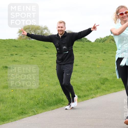 04.05.2025 - 8. Wedeler Halbmarathon Lena Gebhardt http://msf.ph/oto/7840621 04.05.2025 11:49:23 Laufen  meine-sportfotos.de