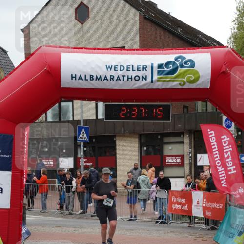 04.05.2025 - 8. Wedeler Halbmarathon Felixshl http://msf.ph/oto/7840623 04.05.2025 12:37:12 Ziel 206 meine-sportfotos.de