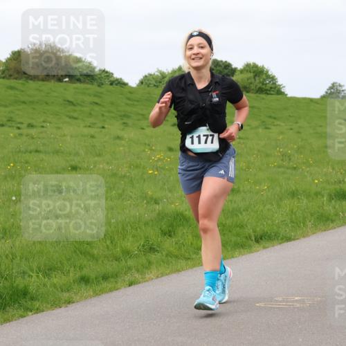 04.05.2025 - 8. Wedeler Halbmarathon Lena Gebhardt http://msf.ph/oto/7840676 04.05.2025 11:49:41 Laufen 1177 meine-sportfotos.de