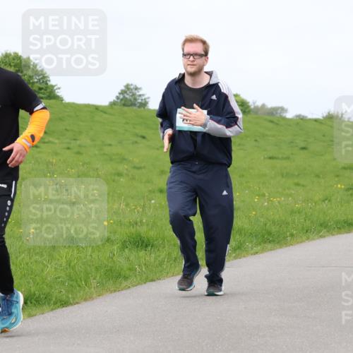 04.05.2025 - 8. Wedeler Halbmarathon Lena Gebhardt http://msf.ph/oto/7840748 04.05.2025 11:50:04 Laufen 1110 meine-sportfotos.de