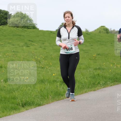 04.05.2025 - 8. Wedeler Halbmarathon Lena Gebhardt http://msf.ph/oto/7840764 04.05.2025 11:50:13 Laufen 908, 661 meine-sportfotos.de