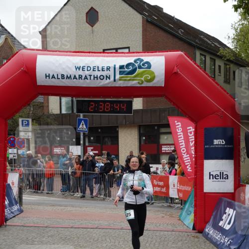04.05.2025 - 8. Wedeler Halbmarathon Felixshl http://msf.ph/oto/7840802 04.05.2025 12:38:42 Ziel 525 meine-sportfotos.de