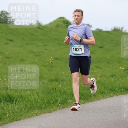 04.05.2025 - 8. Wedeler Halbmarathon Lena Gebhardt http://msf.ph/oto/7840822 04.05.2025 11:50:38 Laufen 1021 meine-sportfotos.de