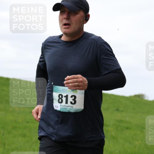 04.05.2025 - 8. Wedeler Halbmarathon Yannick Fuchs http://msf.ph/oto/7840824 04.05.2025 11:48:18 Laufen 813, 23 meine-sportfotos.de