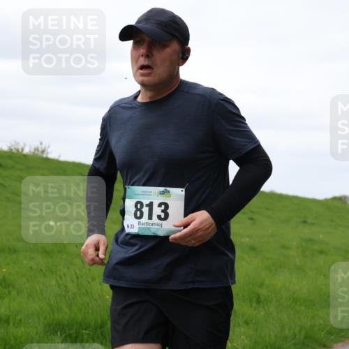 04.05.2025 - 8. Wedeler Halbmarathon Yannick Fuchs http://msf.ph/oto/7840833 04.05.2025 11:48:18 Laufen 23, 813 meine-sportfotos.de