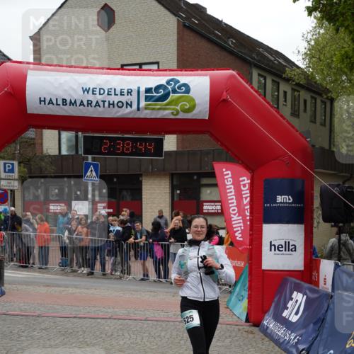 04.05.2025 - 8. Wedeler Halbmarathon Felixshl http://msf.ph/oto/7840842 04.05.2025 12:38:42 Ziel 525 meine-sportfotos.de