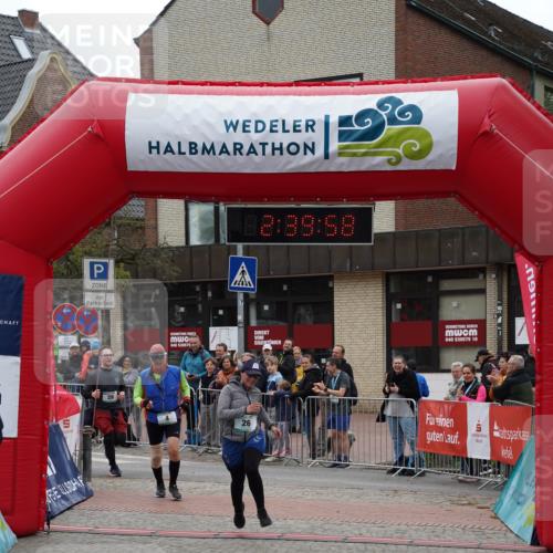 04.05.2025 - 8. Wedeler Halbmarathon Felixshl http://msf.ph/oto/7840862 04.05.2025 12:39:56 Ziel 4, 26, 29 meine-sportfotos.de