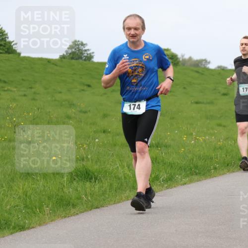 04.05.2025 - 8. Wedeler Halbmarathon Lena Gebhardt http://msf.ph/oto/7840876 04.05.2025 11:51:09 Laufen 176, 174, 32 meine-sportfotos.de