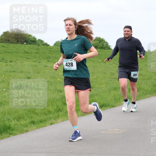 04.05.2025 - 8. Wedeler Halbmarathon Lena Gebhardt http://msf.ph/oto/7840896 04.05.2025 11:51:15 Laufen 428, 997 meine-sportfotos.de