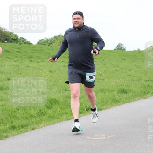 04.05.2025 - 8. Wedeler Halbmarathon Lena Gebhardt http://msf.ph/oto/7840902 04.05.2025 11:51:16 Laufen 8, 997 meine-sportfotos.de