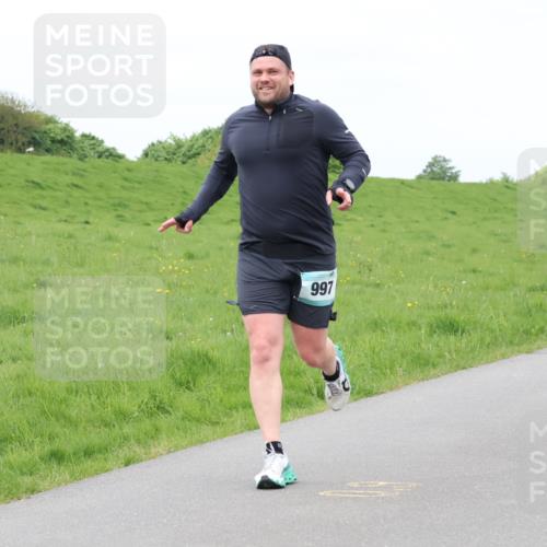 04.05.2025 - 8. Wedeler Halbmarathon Lena Gebhardt http://msf.ph/oto/7840905 04.05.2025 11:51:16 Laufen 997 meine-sportfotos.de