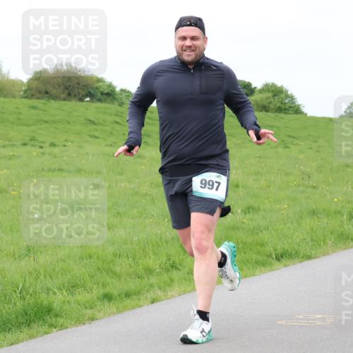 04.05.2025 - 8. Wedeler Halbmarathon Lena Gebhardt http://msf.ph/oto/7840910 04.05.2025 11:51:17 Laufen 997 meine-sportfotos.de