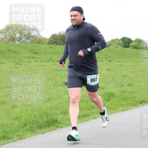 04.05.2025 - 8. Wedeler Halbmarathon Lena Gebhardt http://msf.ph/oto/7840914 04.05.2025 11:51:17 Laufen 997 meine-sportfotos.de