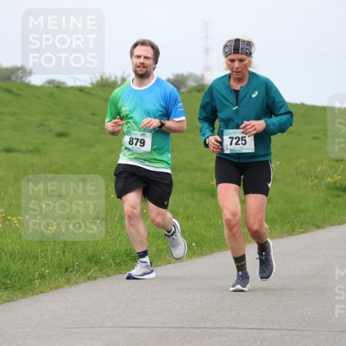 04.05.2025 - 8. Wedeler Halbmarathon Lena Gebhardt http://msf.ph/oto/7840920 04.05.2025 11:51:25 Laufen 879, 725 meine-sportfotos.de