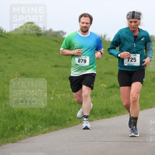 04.05.2025 - 8. Wedeler Halbmarathon Lena Gebhardt http://msf.ph/oto/7840925 04.05.2025 11:51:26 Laufen 879, 725 meine-sportfotos.de