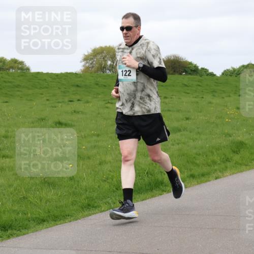 04.05.2025 - 8. Wedeler Halbmarathon Lena Gebhardt http://msf.ph/oto/7840947 04.05.2025 11:51:44 Laufen 22, 122 meine-sportfotos.de