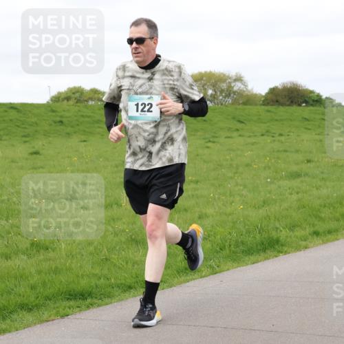 04.05.2025 - 8. Wedeler Halbmarathon Lena Gebhardt http://msf.ph/oto/7840951 04.05.2025 11:51:45 Laufen 122 meine-sportfotos.de