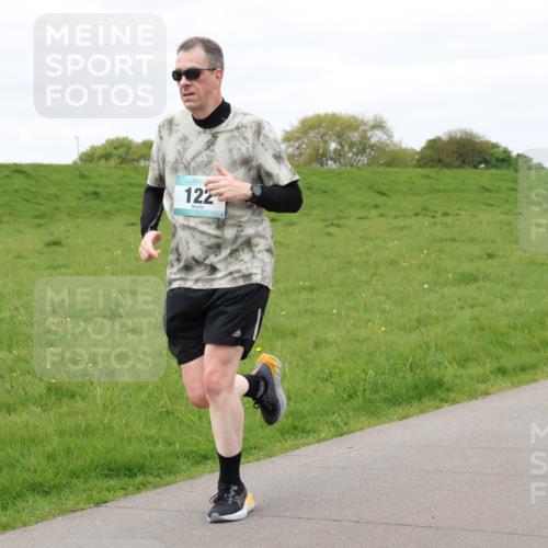 04.05.2025 - 8. Wedeler Halbmarathon Lena Gebhardt http://msf.ph/oto/7840955 04.05.2025 11:51:45 Laufen 122 meine-sportfotos.de