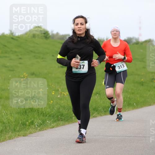 04.05.2025 - 8. Wedeler Halbmarathon Lena Gebhardt http://msf.ph/oto/7840956 04.05.2025 11:51:58 Laufen 37, 313, 172 meine-sportfotos.de
