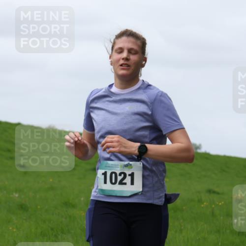 04.05.2025 - 8. Wedeler Halbmarathon Yannick Fuchs http://msf.ph/oto/7840969 04.05.2025 11:48:33 Laufen 1021 meine-sportfotos.de