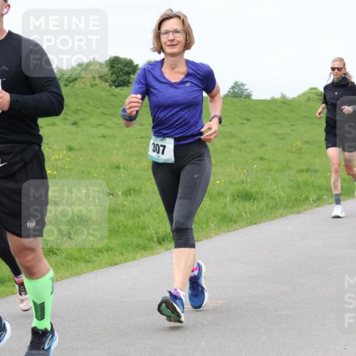 04.05.2025 - 8. Wedeler Halbmarathon Lena Gebhardt http://msf.ph/oto/7840994 04.05.2025 11:52:13 Laufen 44, 307, 734 meine-sportfotos.de