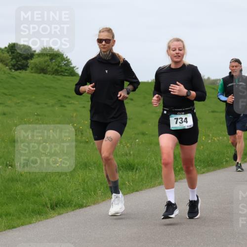 04.05.2025 - 8. Wedeler Halbmarathon Lena Gebhardt http://msf.ph/oto/7840998 04.05.2025 11:52:15 Laufen 734, 86, 146 meine-sportfotos.de