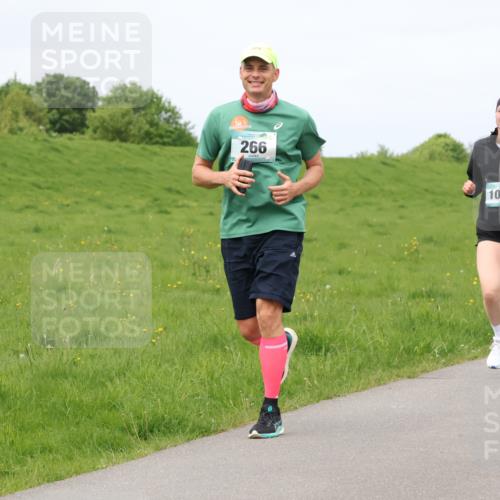 04.05.2025 - 8. Wedeler Halbmarathon Lena Gebhardt http://msf.ph/oto/7841062 04.05.2025 11:53:11 Laufen 266, 1098 meine-sportfotos.de