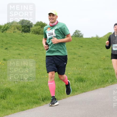 04.05.2025 - 8. Wedeler Halbmarathon Lena Gebhardt http://msf.ph/oto/7841065 04.05.2025 11:53:11 Laufen 266, 1098 meine-sportfotos.de