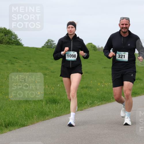 04.05.2025 - 8. Wedeler Halbmarathon Lena Gebhardt http://msf.ph/oto/7841070 04.05.2025 11:53:12 Laufen 1098, 321 meine-sportfotos.de