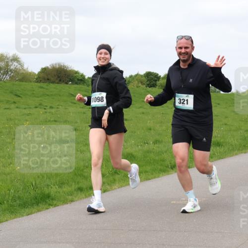 04.05.2025 - 8. Wedeler Halbmarathon Lena Gebhardt http://msf.ph/oto/7841092 04.05.2025 11:53:14 Laufen 1098, 321 meine-sportfotos.de