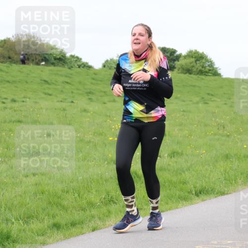 04.05.2025 - 8. Wedeler Halbmarathon Lena Gebhardt http://msf.ph/oto/7841177 04.05.2025 11:53:54 Laufen  meine-sportfotos.de