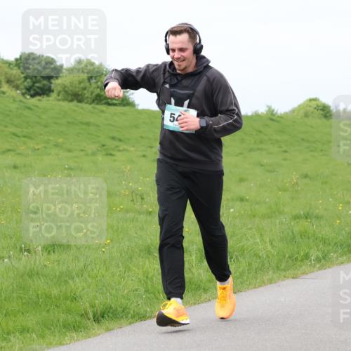 04.05.2025 - 8. Wedeler Halbmarathon Lena Gebhardt http://msf.ph/oto/7841189 04.05.2025 11:54:04 Laufen 50 meine-sportfotos.de