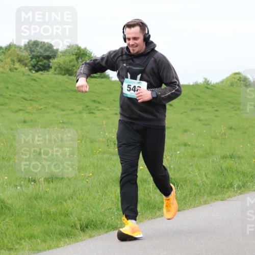 04.05.2025 - 8. Wedeler Halbmarathon Lena Gebhardt http://msf.ph/oto/7841191 04.05.2025 11:54:04 Laufen 54 meine-sportfotos.de