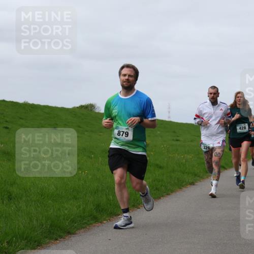 04.05.2025 - 8. Wedeler Halbmarathon Yannick Fuchs http://msf.ph/oto/7841232 04.05.2025 11:48:58 Laufen 879, 326, 428 meine-sportfotos.de