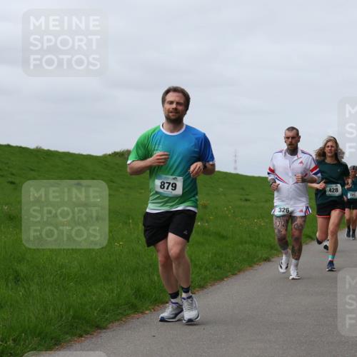 04.05.2025 - 8. Wedeler Halbmarathon Yannick Fuchs http://msf.ph/oto/7841237 04.05.2025 11:48:58 Laufen 879, 326, 1312, 428, 725 meine-sportfotos.de
