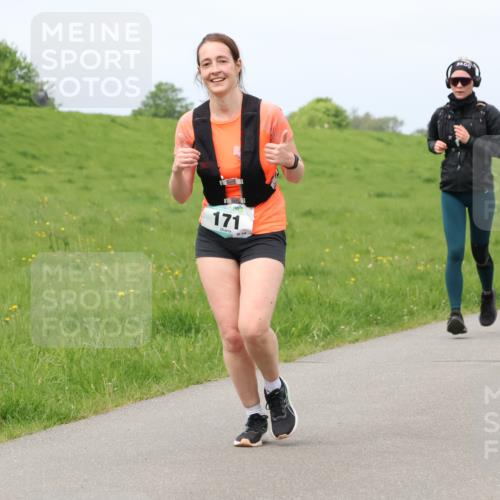 04.05.2025 - 8. Wedeler Halbmarathon Lena Gebhardt http://msf.ph/oto/7841251 04.05.2025 11:54:37 Laufen 171, 00, 445 meine-sportfotos.de