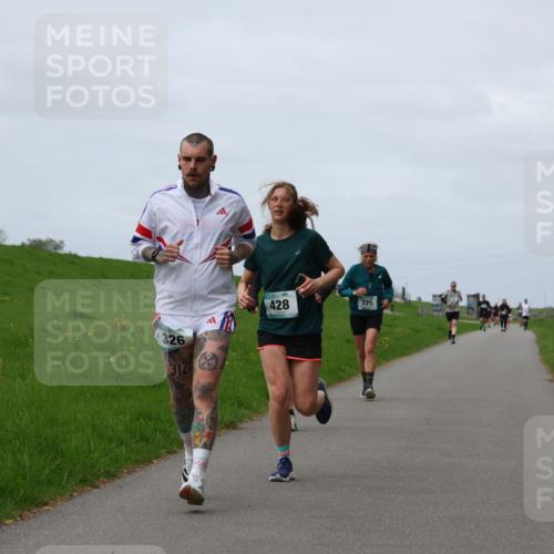04.05.2025 - 8. Wedeler Halbmarathon Yannick Fuchs http://msf.ph/oto/7841258 04.05.2025 11:48:59 Laufen 326, 428, 1312, 725 meine-sportfotos.de