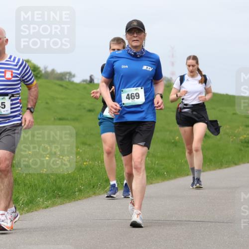 04.05.2025 - 8. Wedeler Halbmarathon Lena Gebhardt http://msf.ph/oto/7841259 04.05.2025 11:54:40 Laufen 445, 107, 469, 333 meine-sportfotos.de