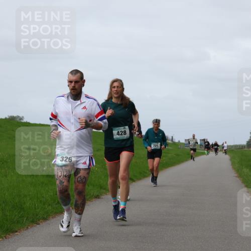04.05.2025 - 8. Wedeler Halbmarathon Yannick Fuchs http://msf.ph/oto/7841266 04.05.2025 11:48:59 Laufen 326, 1312, 428, 725 meine-sportfotos.de