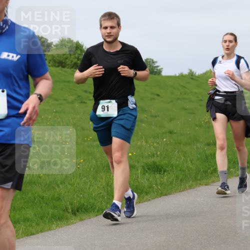 04.05.2025 - 8. Wedeler Halbmarathon Lena Gebhardt http://msf.ph/oto/7841273 04.05.2025 11:54:43 Laufen 469, 91 meine-sportfotos.de