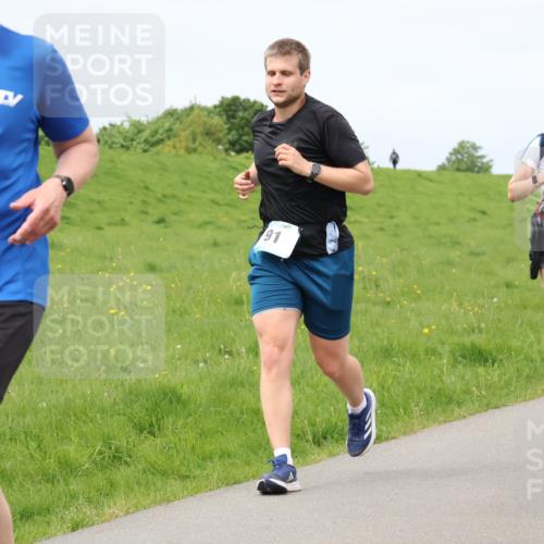 04.05.2025 - 8. Wedeler Halbmarathon Lena Gebhardt http://msf.ph/oto/7841279 04.05.2025 11:54:43 Laufen 469, 91 meine-sportfotos.de