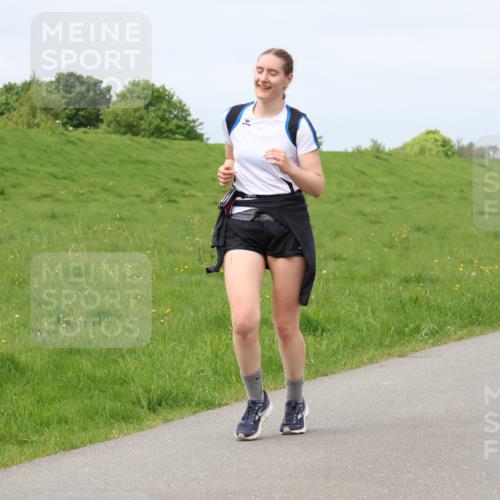 04.05.2025 - 8. Wedeler Halbmarathon Lena Gebhardt http://msf.ph/oto/7841281 04.05.2025 11:54:44 Laufen  meine-sportfotos.de