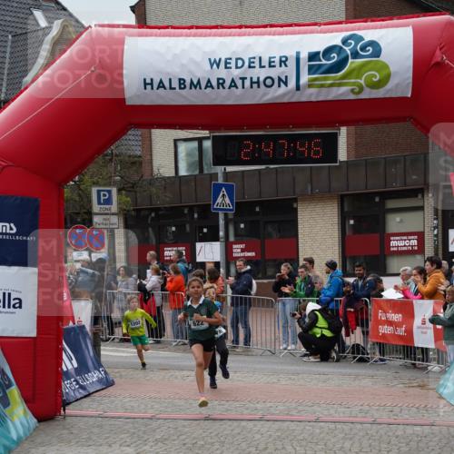 04.05.2025 - 8. Wedeler Halbmarathon Felixshl http://msf.ph/oto/7841293 04.05.2025 12:47:43 Ziel 622, 708, 1202 meine-sportfotos.de