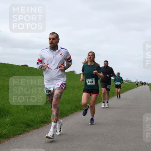 04.05.2025 - 8. Wedeler Halbmarathon Yannick Fuchs http://msf.ph/oto/7841294 04.05.2025 11:49:01 Laufen 326, 1317, 428, 997 meine-sportfotos.de