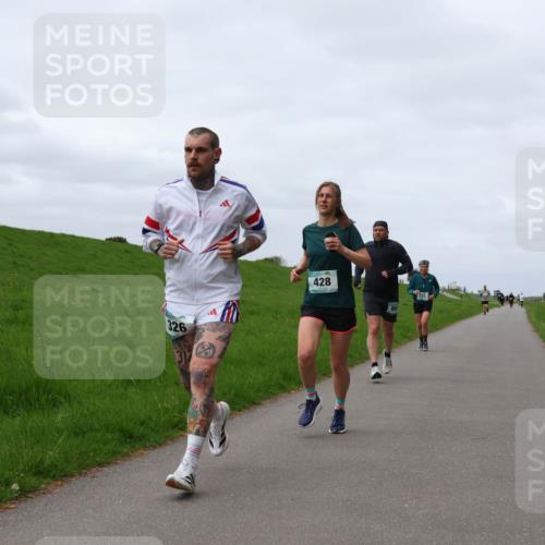 04.05.2025 - 8. Wedeler Halbmarathon Yannick Fuchs http://msf.ph/oto/7841297 04.05.2025 11:49:01 Laufen 326, 428, 997 meine-sportfotos.de