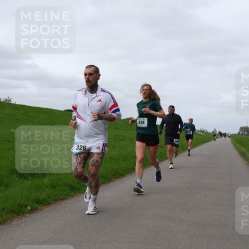 04.05.2025 - 8. Wedeler Halbmarathon Yannick Fuchs http://msf.ph/oto/7841301 04.05.2025 11:49:01 Laufen 326, 1312, 428, 997 meine-sportfotos.de