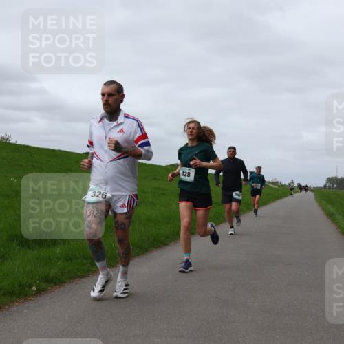 04.05.2025 - 8. Wedeler Halbmarathon Yannick Fuchs http://msf.ph/oto/7841303 04.05.2025 11:49:01 Laufen 326, 1312, 428, 997 meine-sportfotos.de