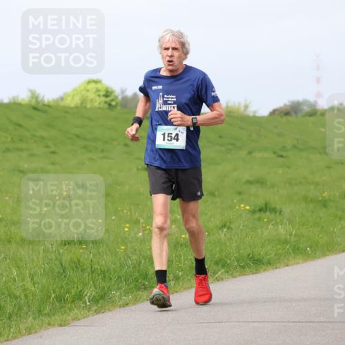 04.05.2025 - 8. Wedeler Halbmarathon Lena Gebhardt http://msf.ph/oto/7841310 04.05.2025 11:54:55 Laufen 3023, 154, 46, 19 meine-sportfotos.de