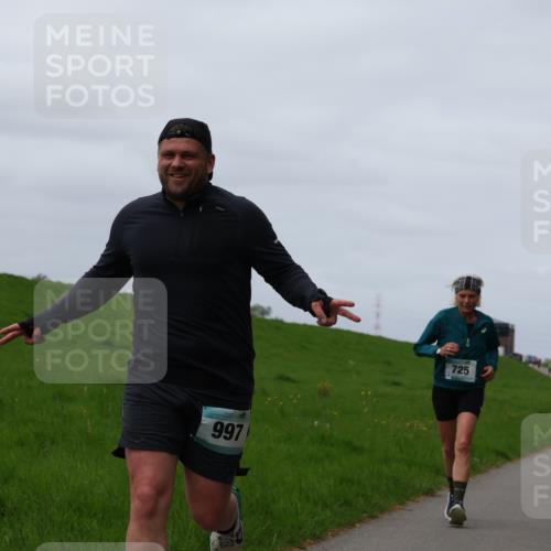 04.05.2025 - 8. Wedeler Halbmarathon Yannick Fuchs http://msf.ph/oto/7841330 04.05.2025 11:49:03 Laufen 997, 725 meine-sportfotos.de
